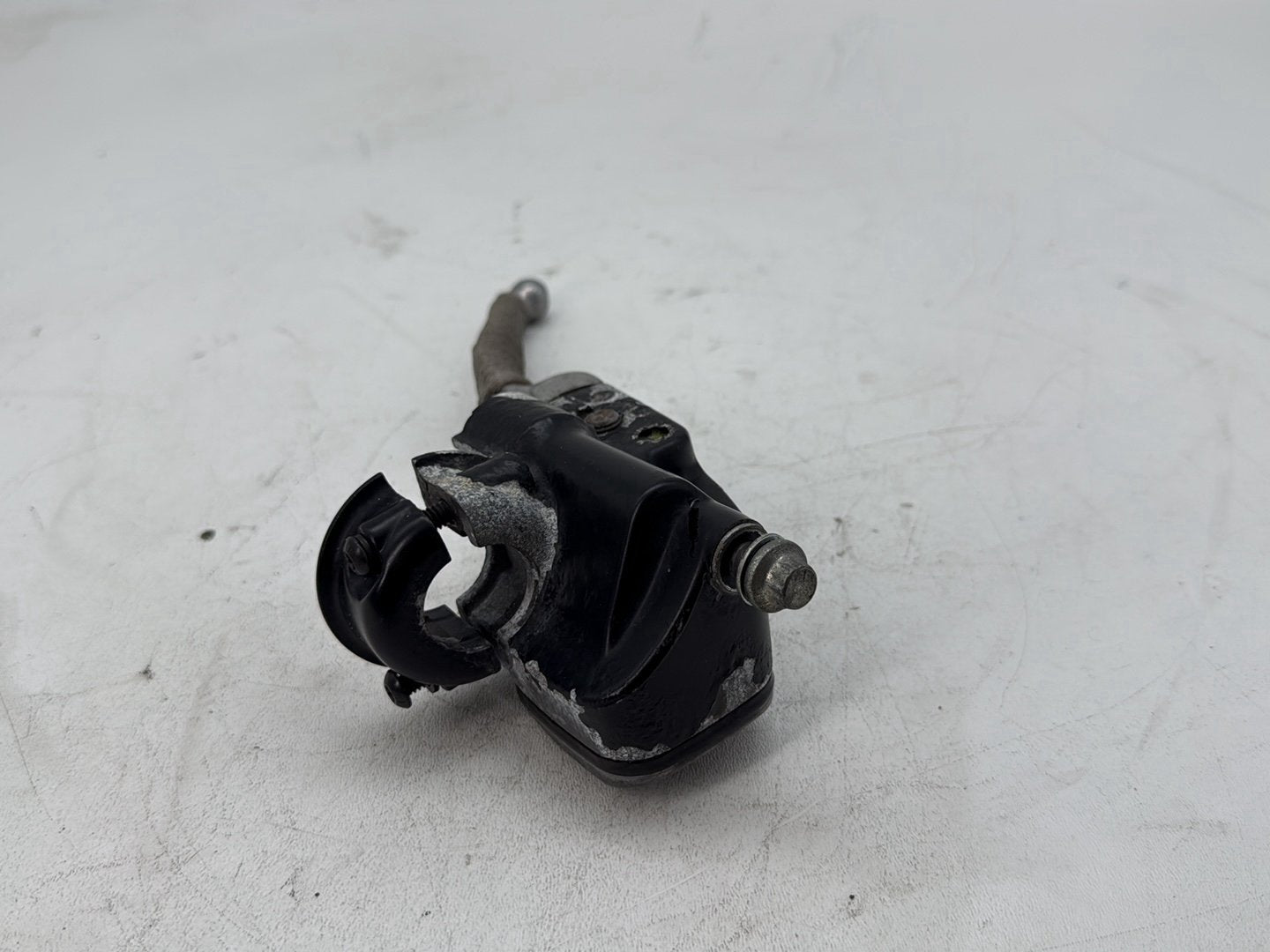 2006 Harley Touring FLHTCI Electra Glide Classic OEM Front Right Brake Lever Master Cylinder