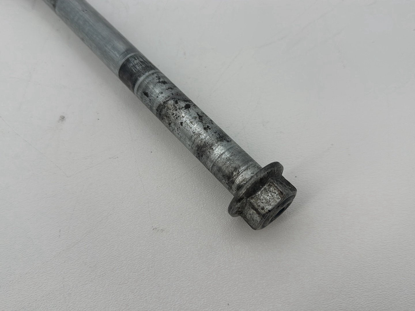1999 - 2006 Harley-Davidson Dyna Low Rider Rear Wheel Axle Bolt Shaft