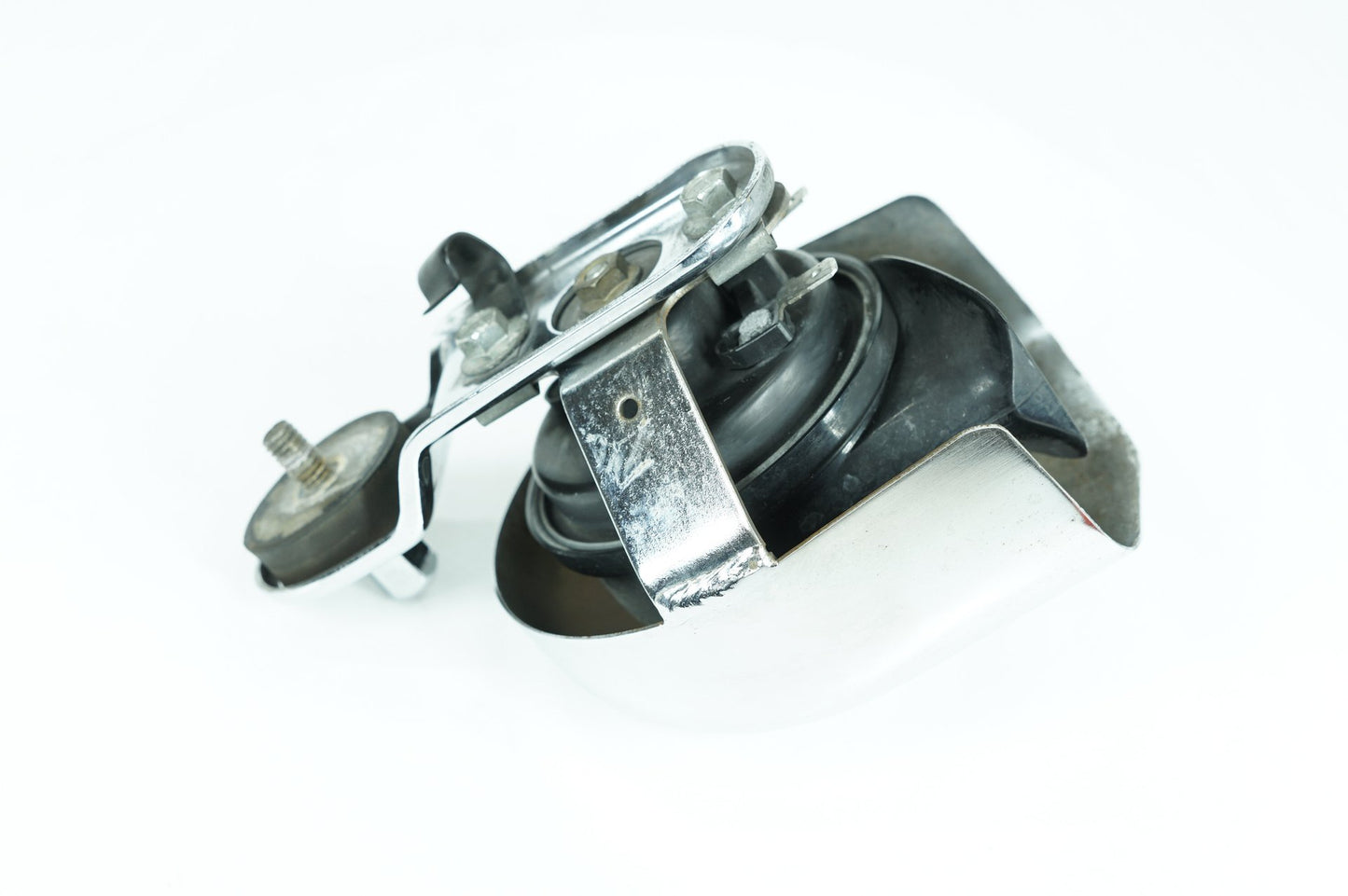 1999 - 2006 Harley-Davidson Dyna Wide Glide Horn Signal Klaxon Chrome Cover 69012-93A