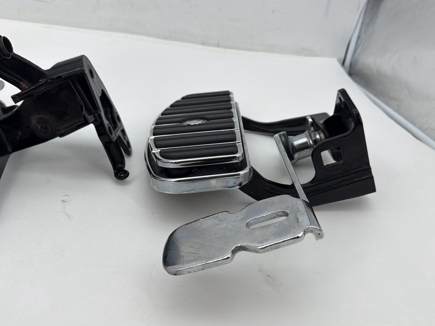 2007 Harley Softail Heritage Classic FLSTC OEM Left Right Driver Floorboard Foot Rest