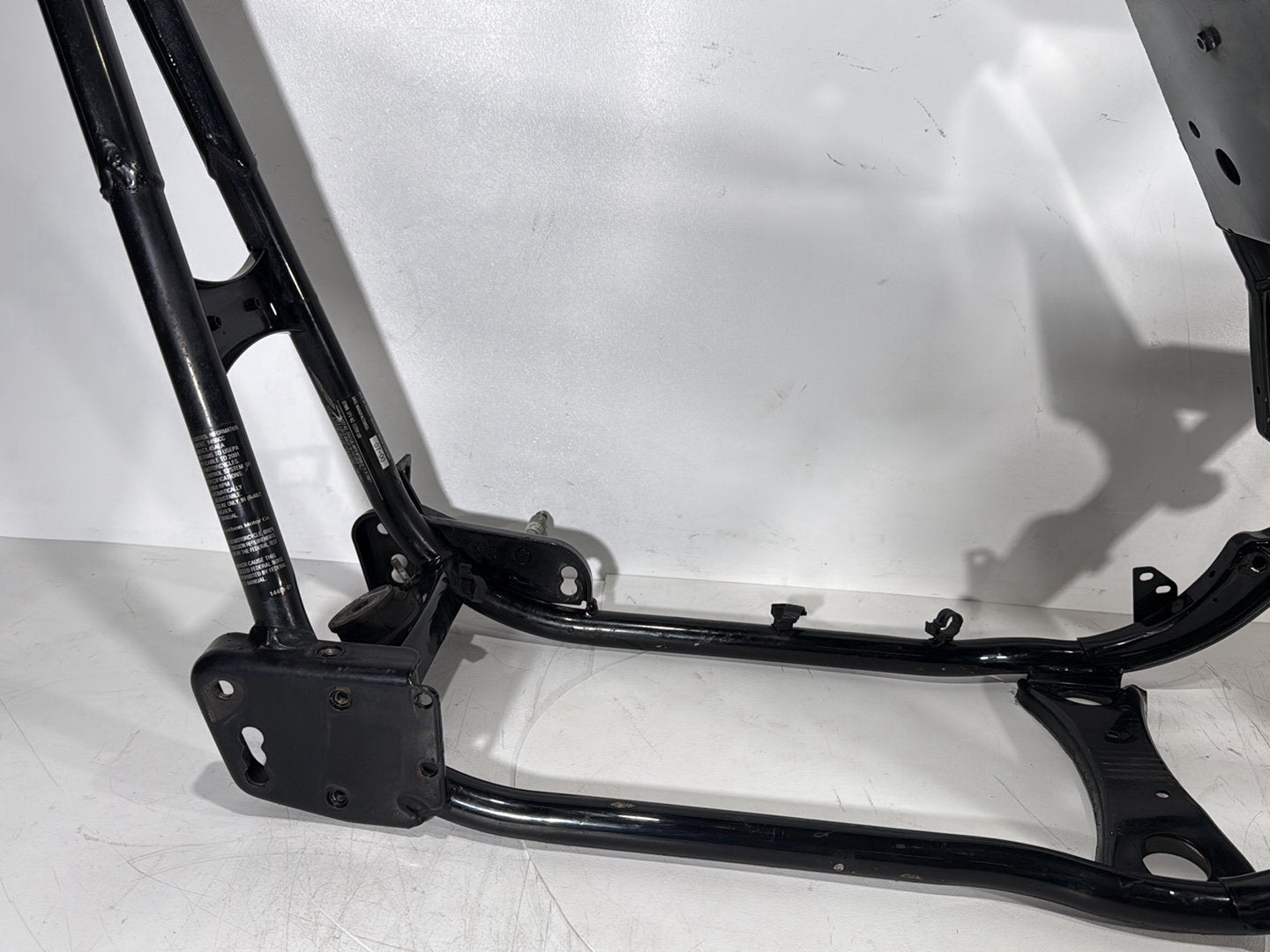 1999 - 2006 Harley-Davidson Touring Electra Glide Classic Body Main Frame Chassis CLN CLR 47900-01