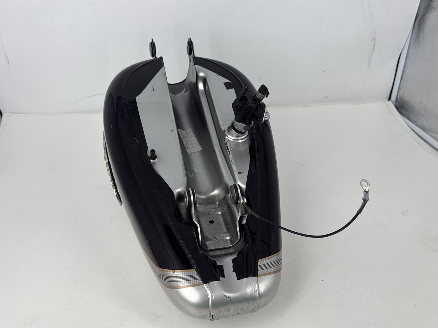2003 Harley Sportster XL1200C 1200 Anniversary Fuel Gas Tank Gasoline Reservoir