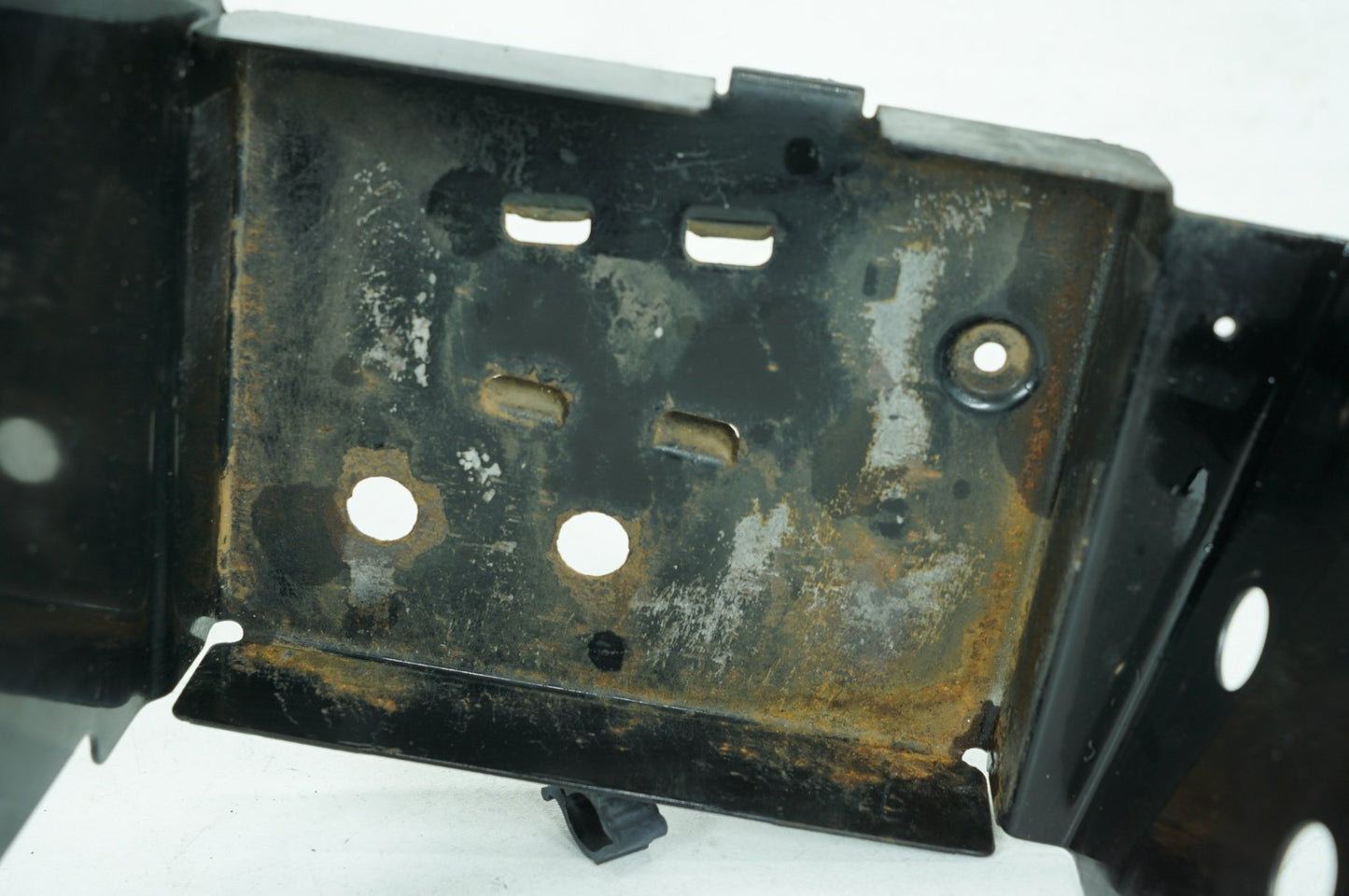 2007 - 2011 Harley-Davidson Touring Road King Classic Battery Tray Bracket Holder Carrier 66281-02A