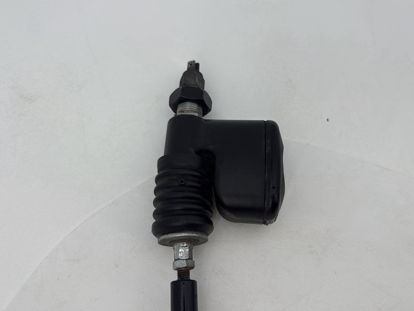 2007 - 2017 Harley-Davidson Dyna Wide Glide Rear Brake Master Cylinder Reservoir 42474-06B