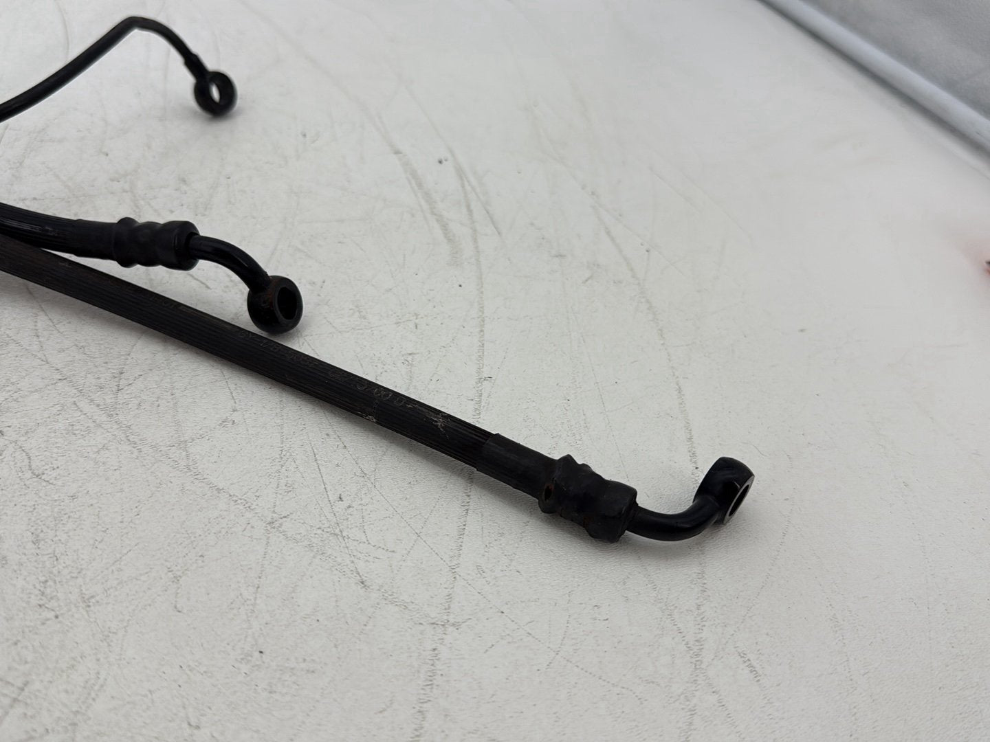 2000 Harley Touring FLHTCUI Electra Glide Ultra OEM Front Brake Hose Line Pipe