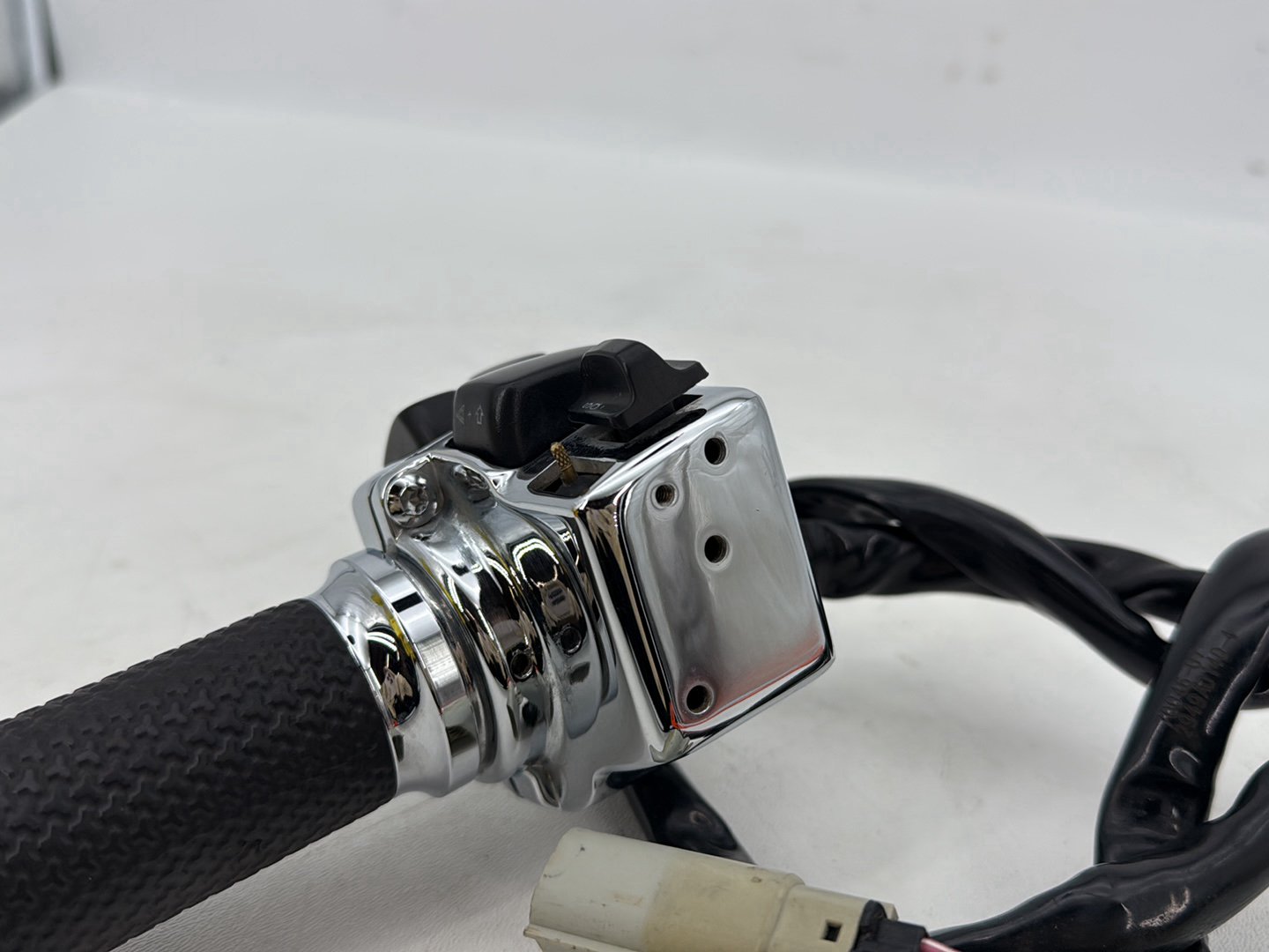 2007 - 2011 Harley-Davidson Touring Electra Glide Ultra Left Turn Signal Headlight Switches Controls 71685-06A