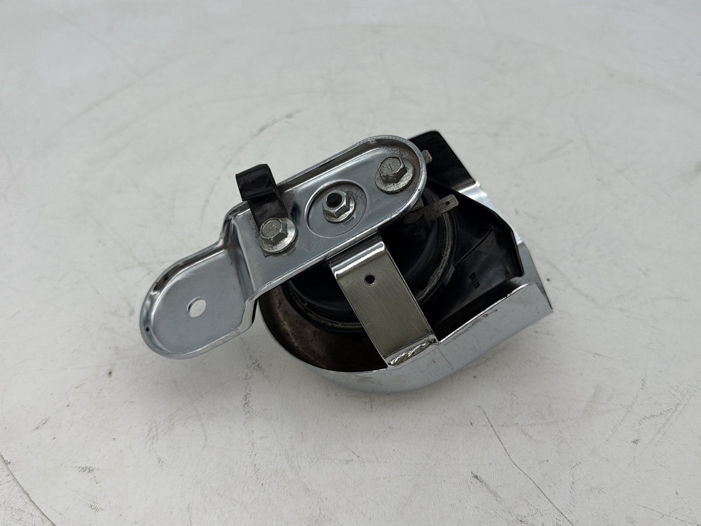 2007 - 2012 Harley-Davidson Touring Electra Glide Ultra Horn Signal Klaxon Chrome Cover 69012-93A