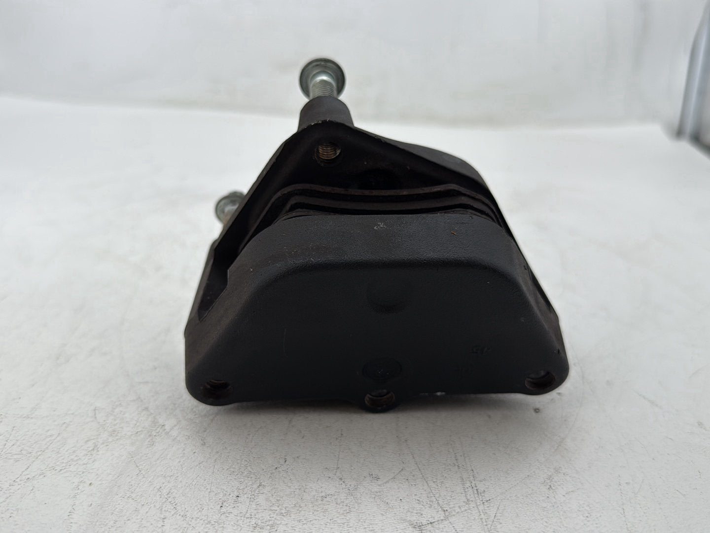 2006 Harley Dyna FXDWGI Wide Glide OEM Front Left 1 Brake Caliper