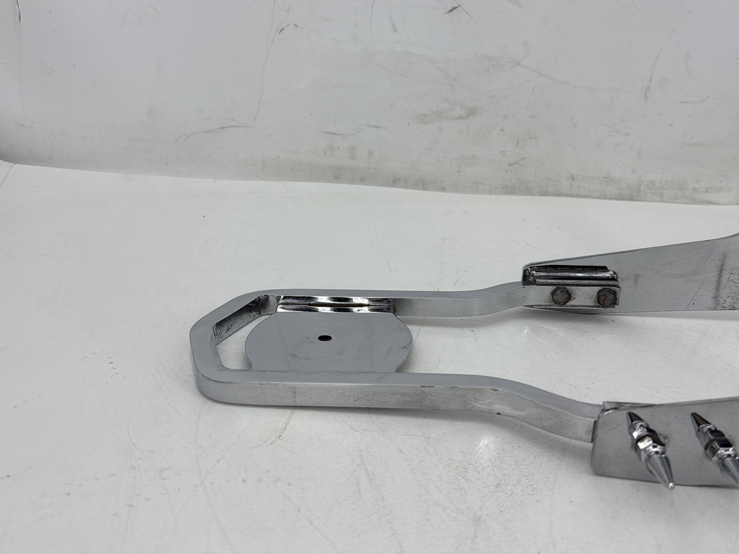 2006 Harley Dyna FXDWGI Wide Glide OEM Rear Back Sissy Bar Rail Sissybar