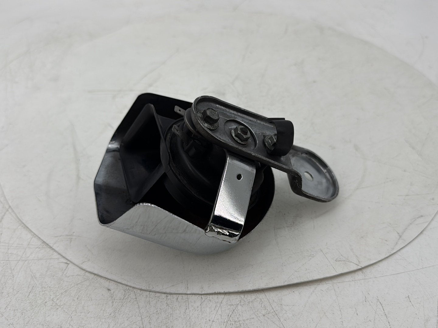 2008 Harley Electra Glide Touring Ultra FLHTCUI OEM Horn Signal Klaxon Chrome Cover