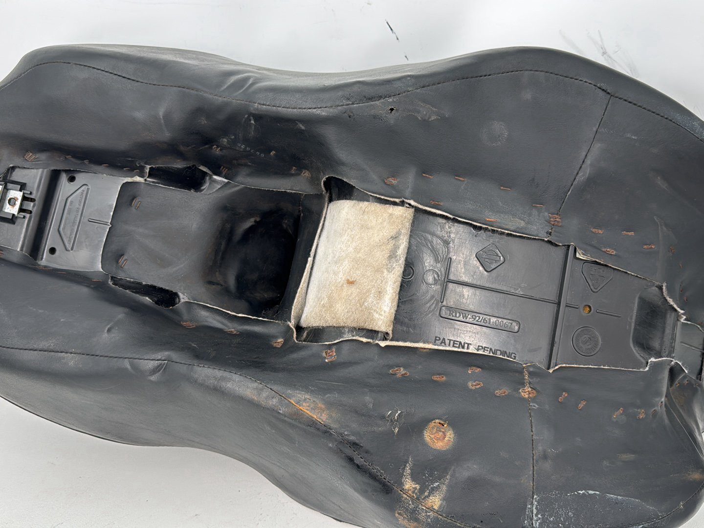 08 Harley Touring Electra Glide OEM Passenger Rider Driver Seat Saddle * TORN *