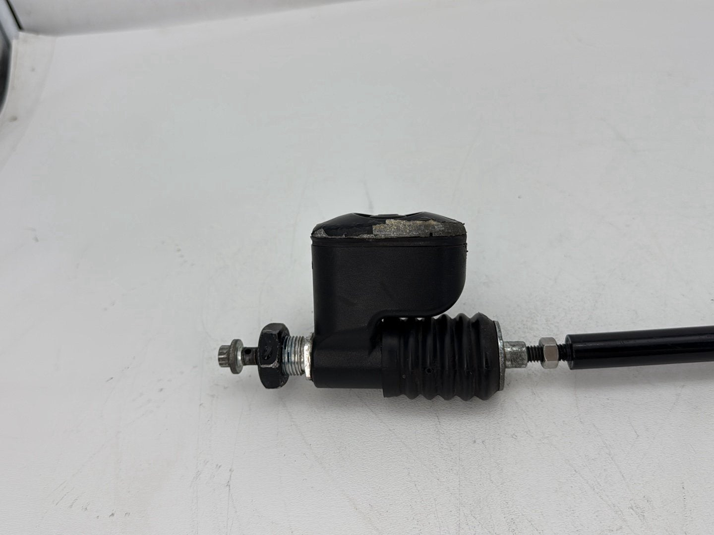 2006 Harley Dyna FXDWGI Wide Glide OEM Rear Brake Master Cylinder Reservoir