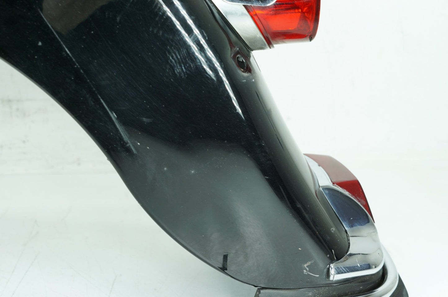 1999 - 2006 Harley-Davidson Touring Electra Glide Classic Rear Wheel Fender Taillight Brake Lamp 59579-01B
