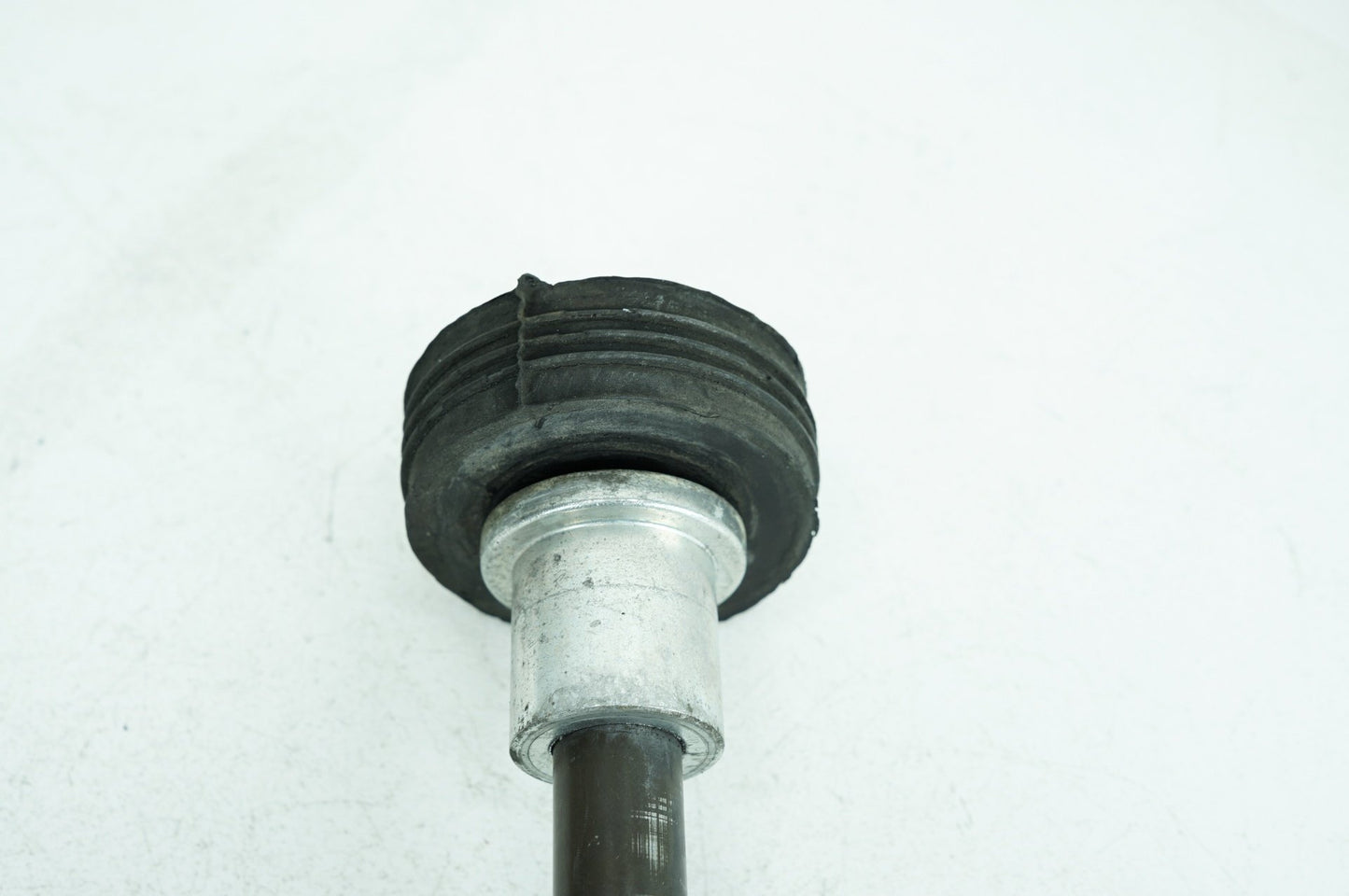 2007 - 2011 Harley-Davidson Touring Road Glide Rear Fork Swingarm Pivot Bolt Shaft 47505-02