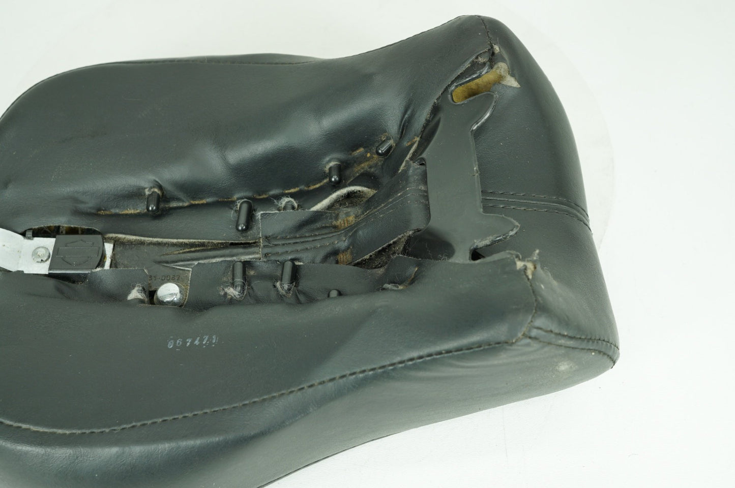 2007 - 2016 Harley-Davidson Touring CVO Electra Screamin Eagle Rear Passenger Pillion Seat 51812-09