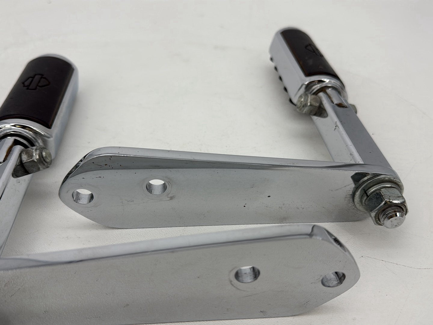 1999 - 2006 Harley-Davidson Dyna Low Rider Left & Right Driver Step Foot Rest Pegs 49354-01