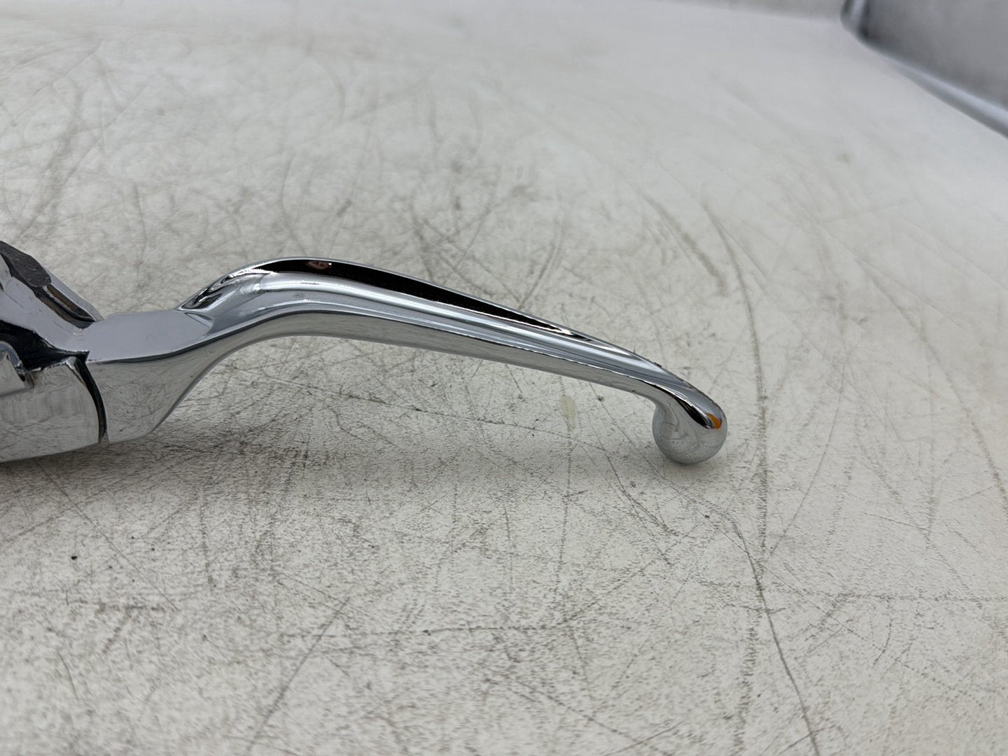 2007 Harley Dyna Street Bob FXDBI OEM Front Right Brake Lever Master Cylinder