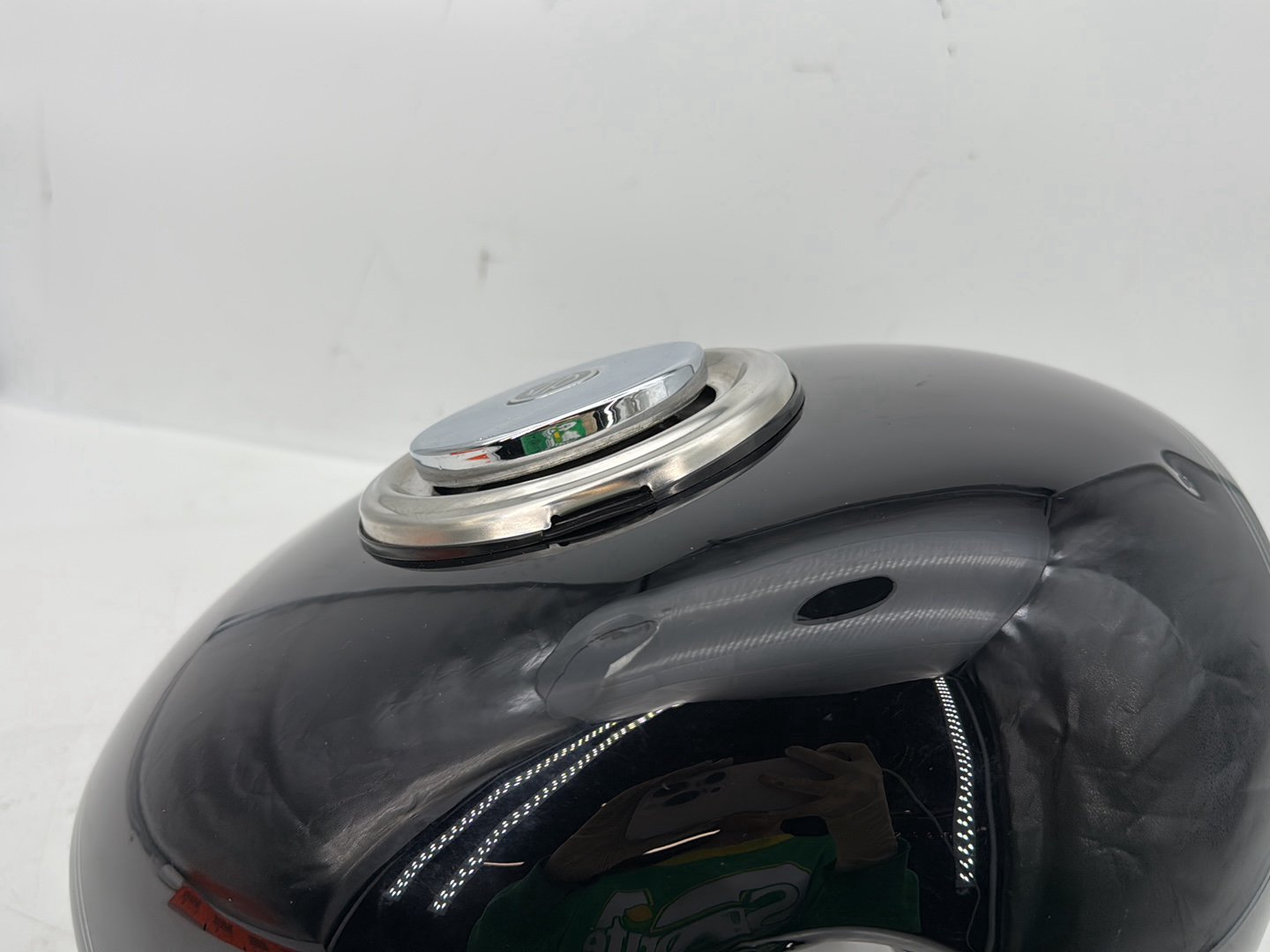 2004 - 2013 Harley-Davidson Sportster 1200 Custom Fuel Gas Tank Gasoline Reservoir 62213-04