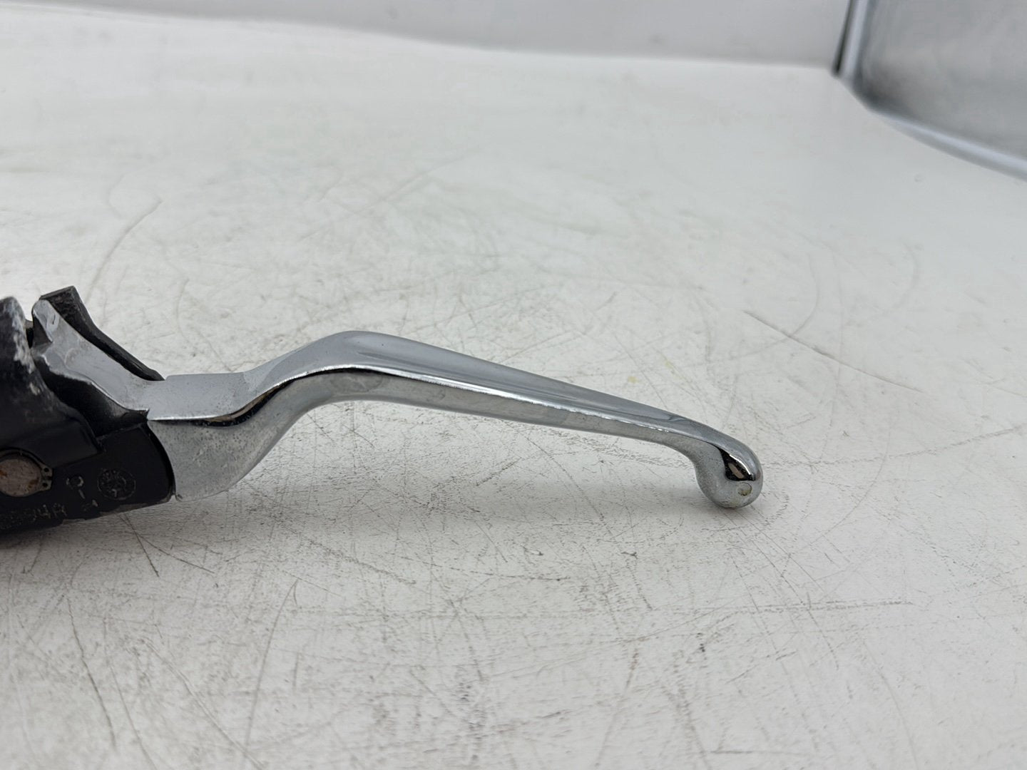 2005 Harley Dyna FXDWG Wide Glide OEM Front Right Hand Brake Lever Master Cylinder Reservoir