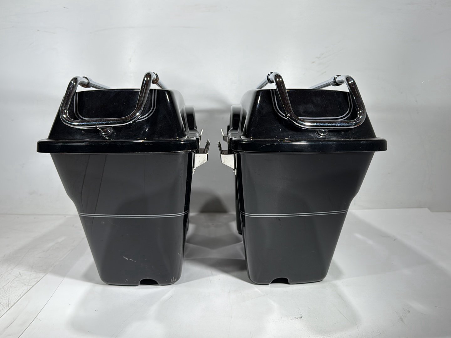 2008 Harley Touring FLHTCU Electra Glide Ultra OEM Left Right Saddlebags Luggage NOKey