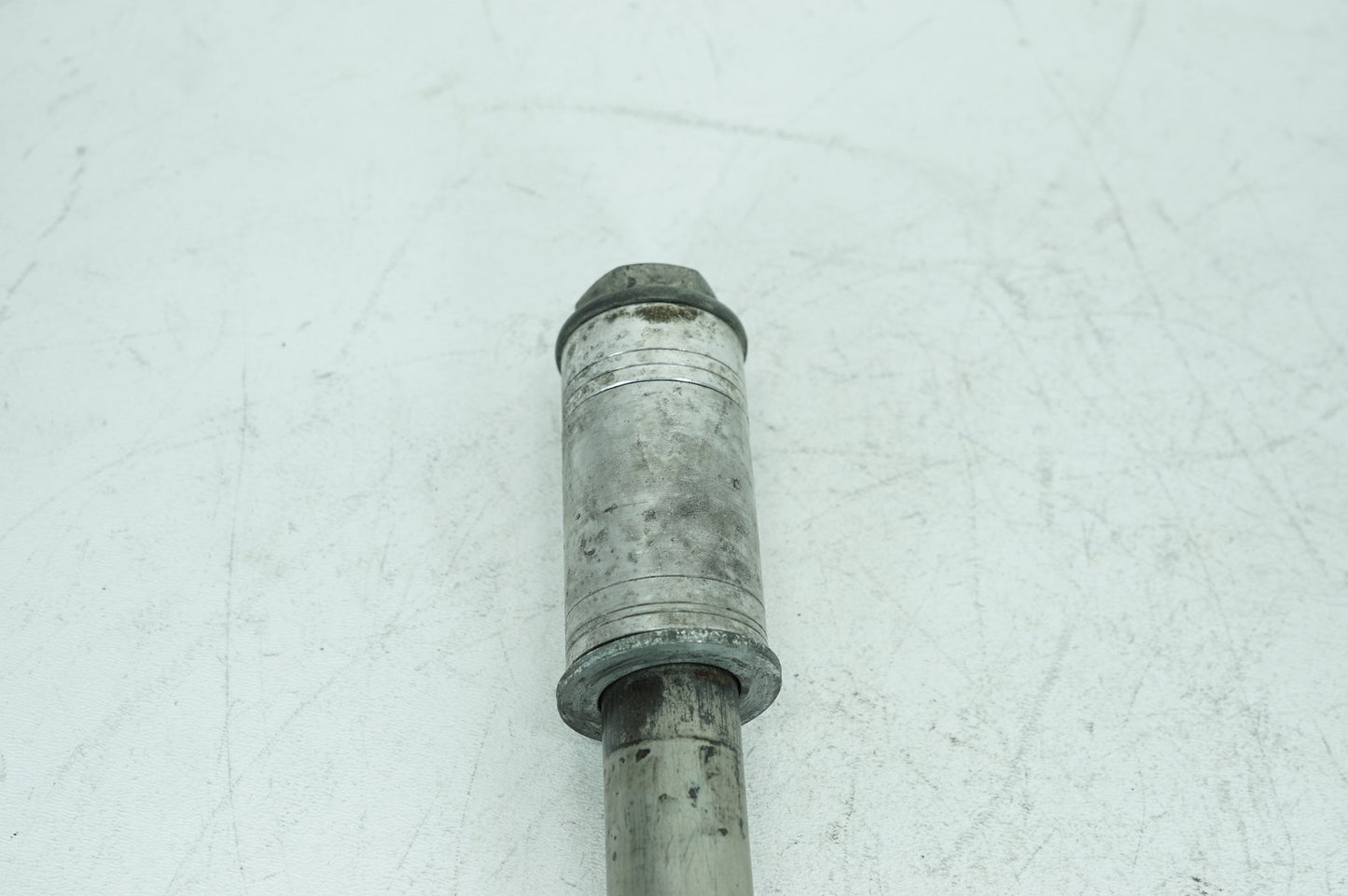 2007 - 2017 Harley-Davidson Dyna 105th Wide Glide Rear Wheel Axle Bolt Shaft 41114-08