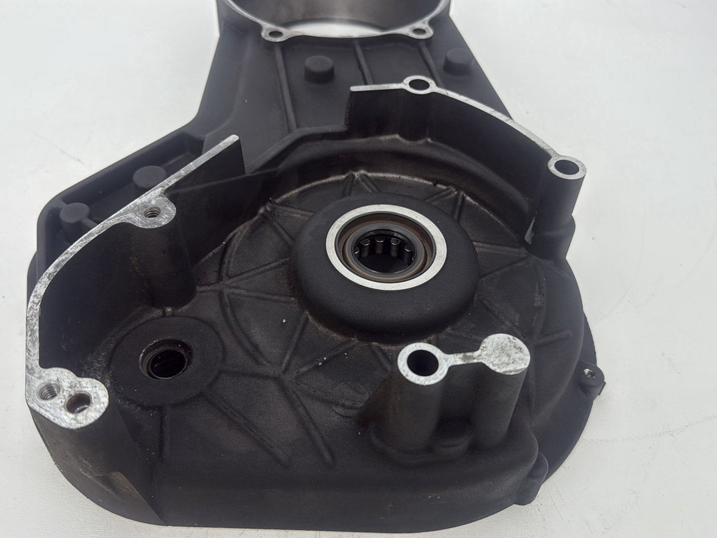 2005 Harley Touring FLHRCI Road King Classic OEM Inner Primary Clutch Cover
