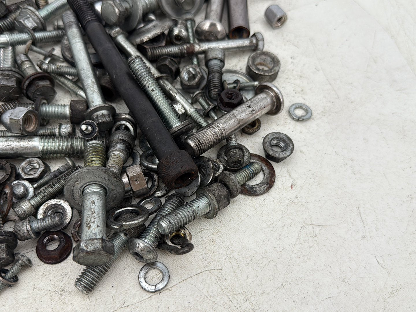 2004 Harley Dyna Super Glide FXDI OEM Hardware Bolts Nuts & Brackets