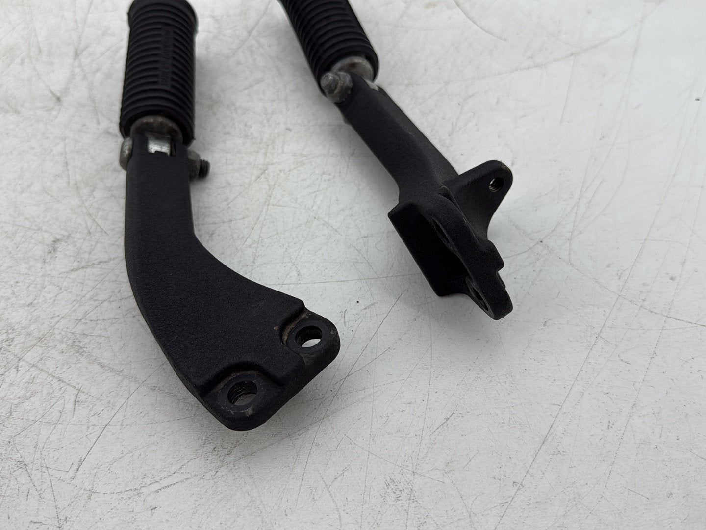 2008 Harley Dyna FXDL Low Rider Anniversary OEM Passenger Left & Right Foot Pegs