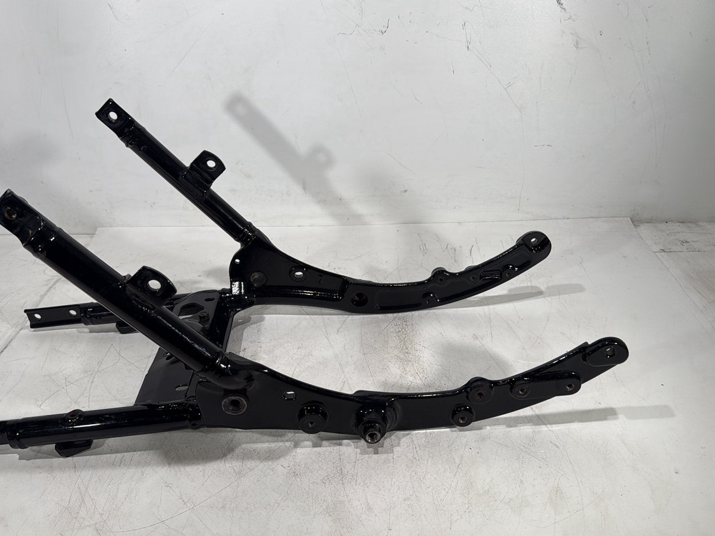 2015 Harley Road Glide Touring FLTRXS OEM Rear Back Sub Frame Rail Bar 48079-09BHP