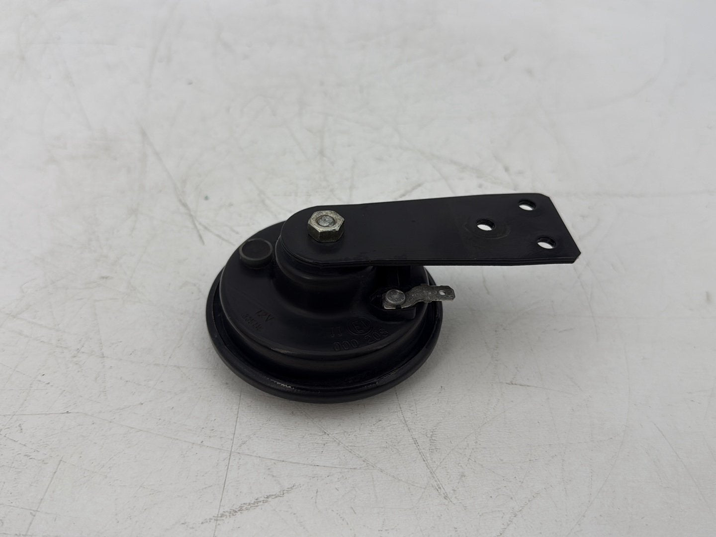 2006 Harley Sportster XL883C 883 Custom OEM Signal Horn Klaxon Beep 69043-96A