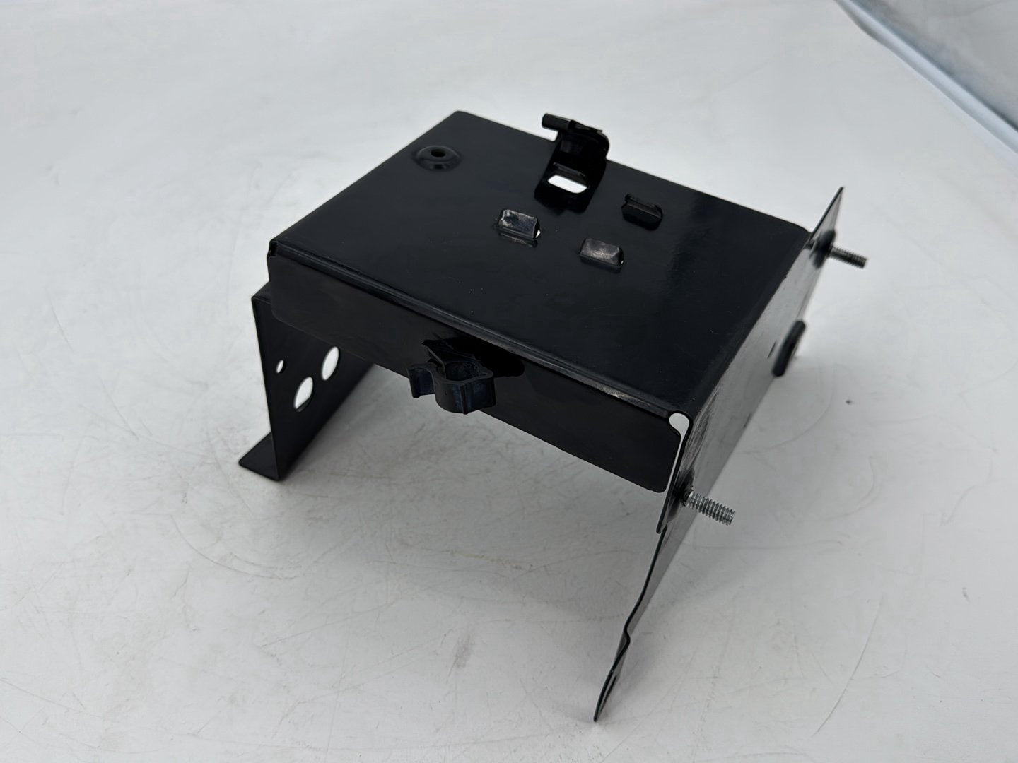 1999 - 2006 Harley-Davidson Touring Electra Glide Classic Battery Tray Bracket Holder Carrier 66281-01