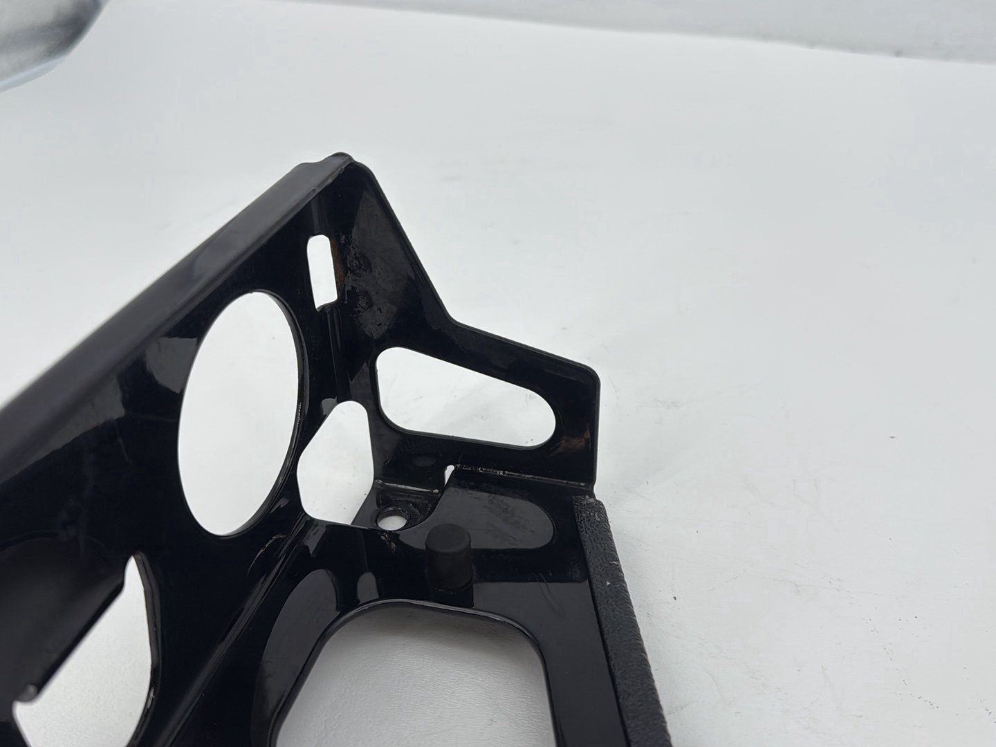 03 Harley Sportster XL1200C 1200 Custom OEM Battery Tray Bracket Holder Carrier