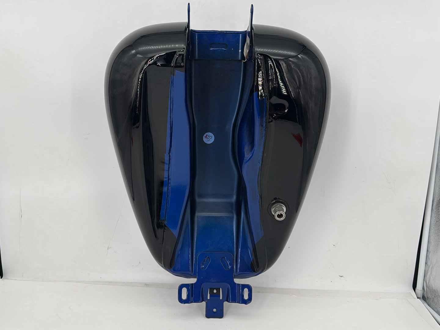 2007 - 2016 Harley-Davidson Touring Electra Glide Ultra Fuel Gas Tank Gasoline Reservoir 61356-08