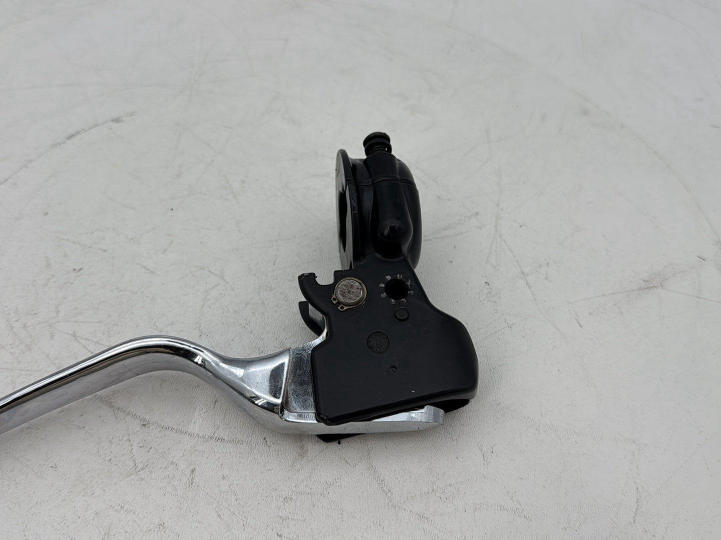 2007 - 2012 Harley-Davidson Touring Electra Glide Ultra Front Left Hand Clutch Control Lever 38700-08