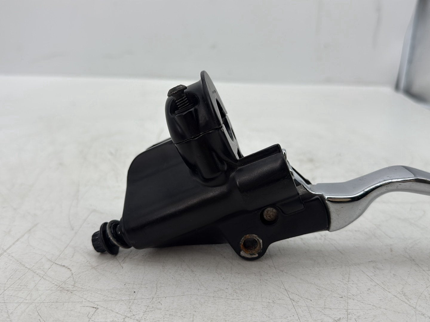 2007 Harley Touring FLHTCU Electra Glide Ultra OEM Front Right Hand Brake Lever Master Cylinder Reservoir