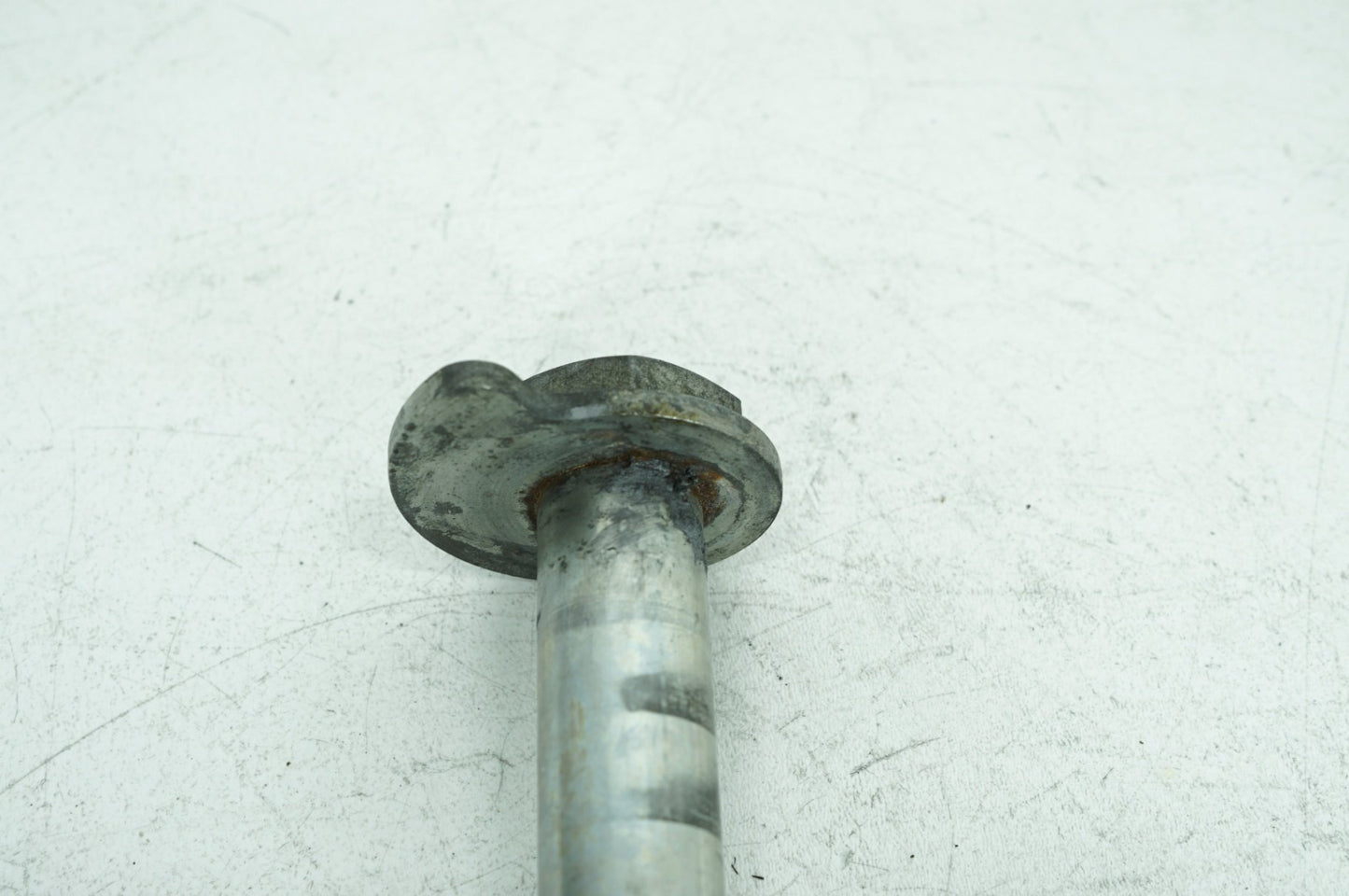 2007 - 2016 Harley-Davidson Touring CVO Electra Screamin Eagle Rear Wheel Axle Bolt Shaft 41056-09