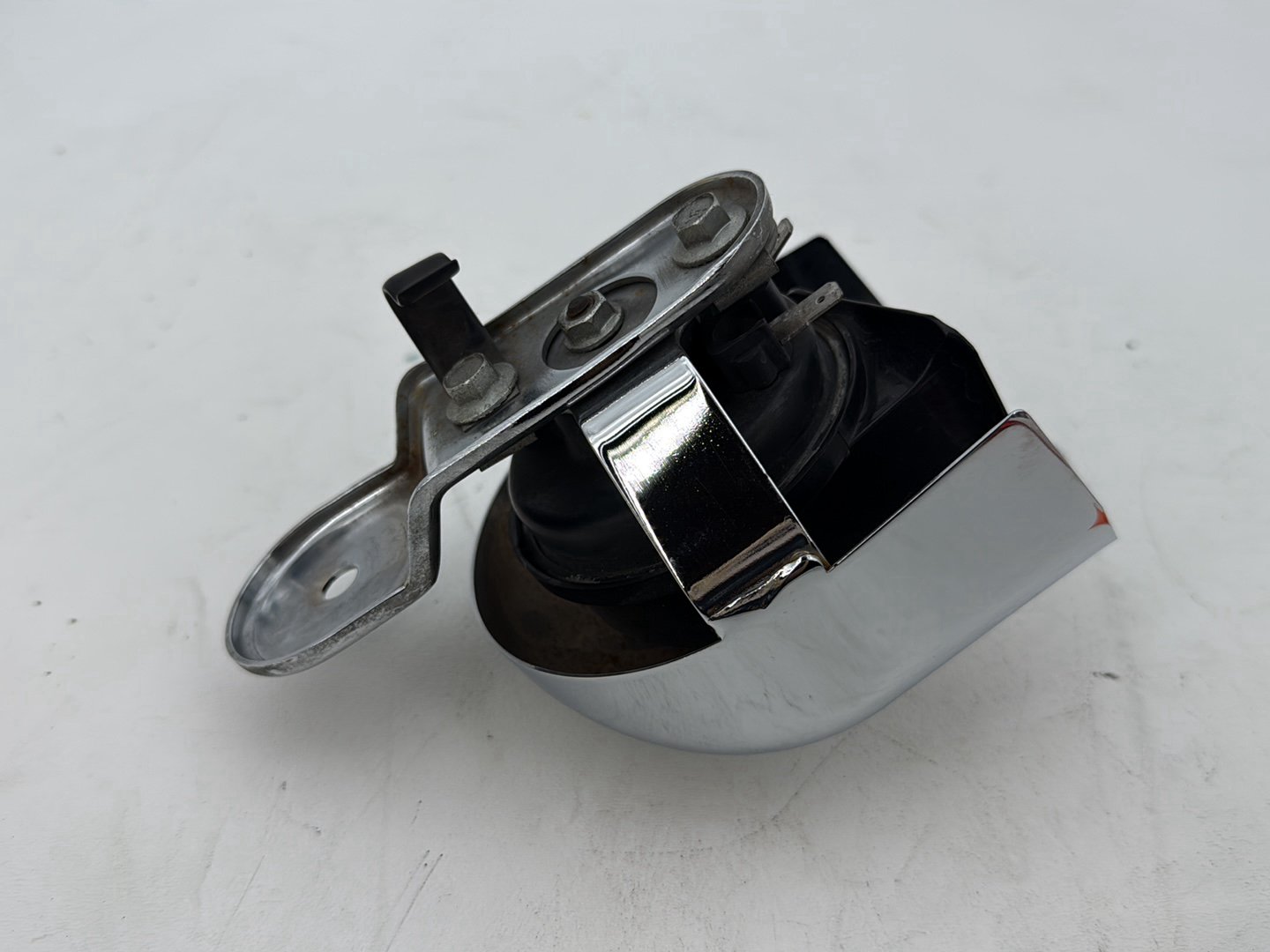 2013 Harley Street Glide Touring FLHX OEM Horn Signal Klaxon Chrome Cover