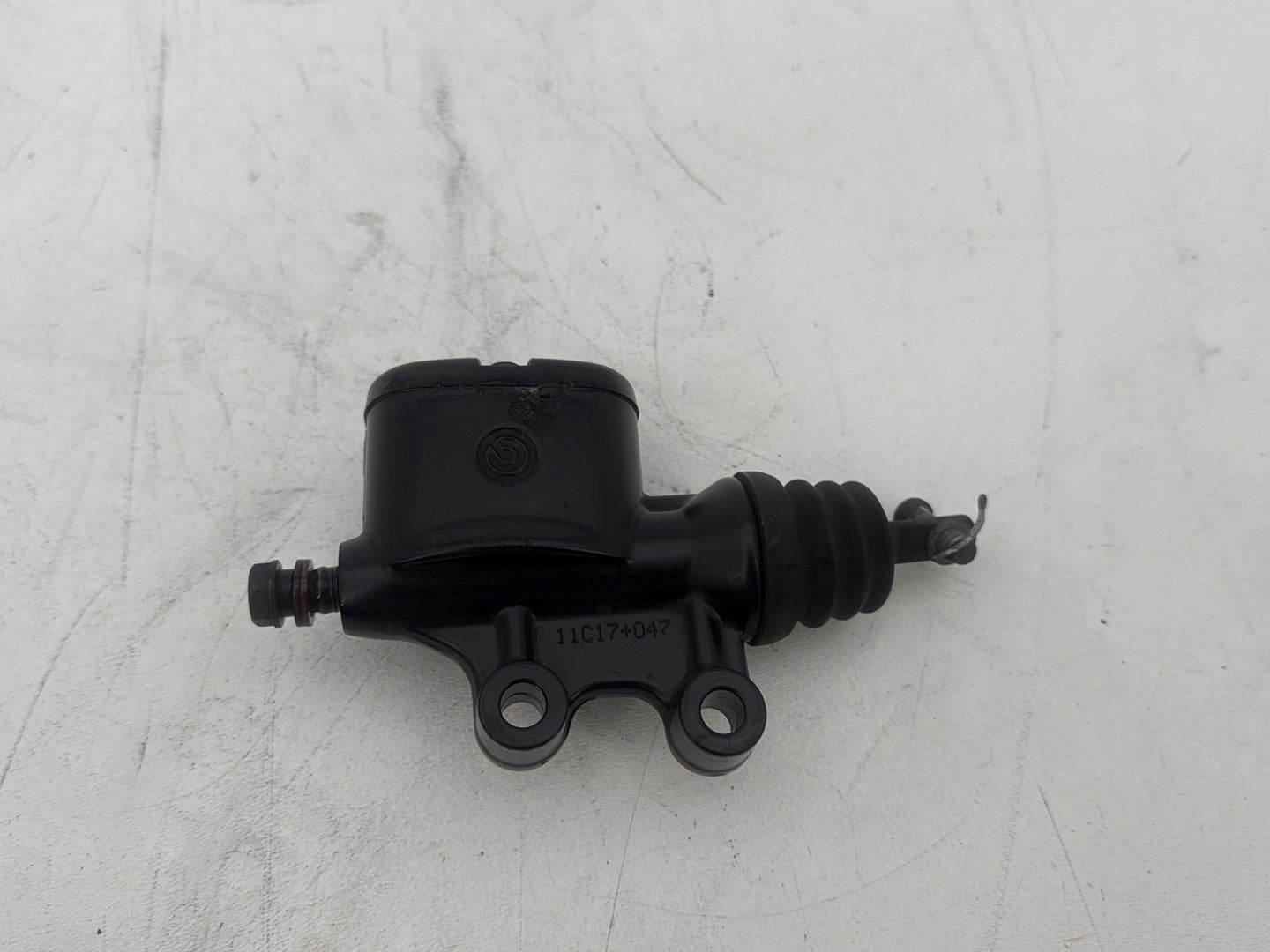 2011 Harley Electra Glide Ultra FLHTK OEM Rear Brake Master Cylinder Reservoir
