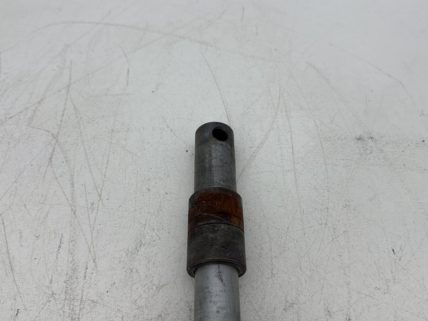 2000 Harley Touring FLHTCUI Electra Glide Ultra OEM Front Wheel Axle Bolt Shaft