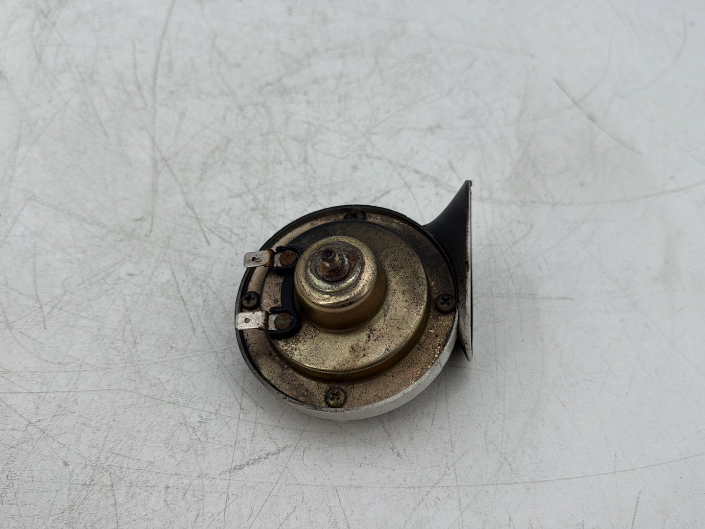 2005 Harley Dyna FXDWG Wide Glide OEM Signal Horn Klaxon Beep