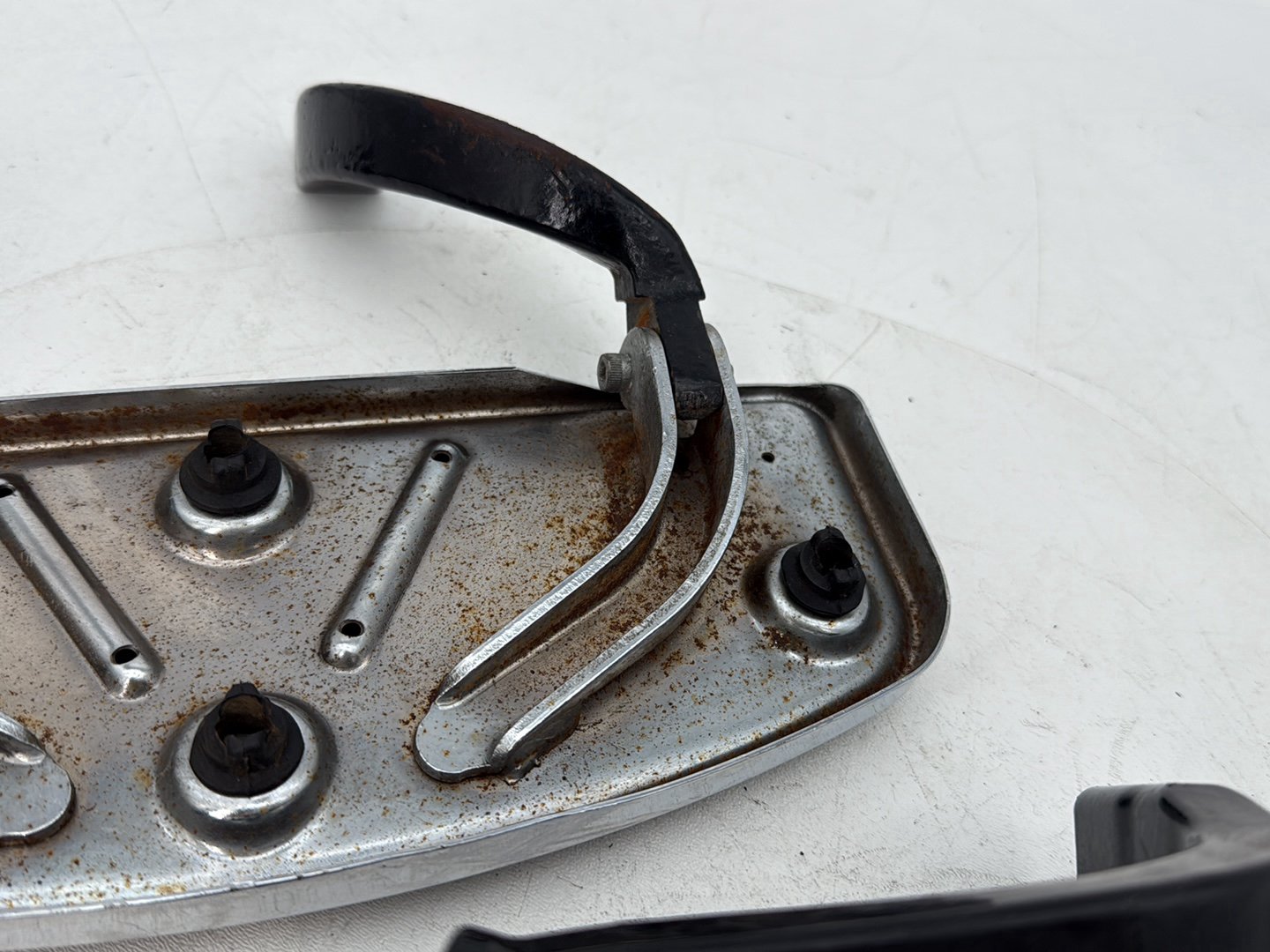 2007 - 2012 Harley-Davidson Touring Electra Glide Ultra Left Right Driver Floorboard Foot Rest 47365-83C