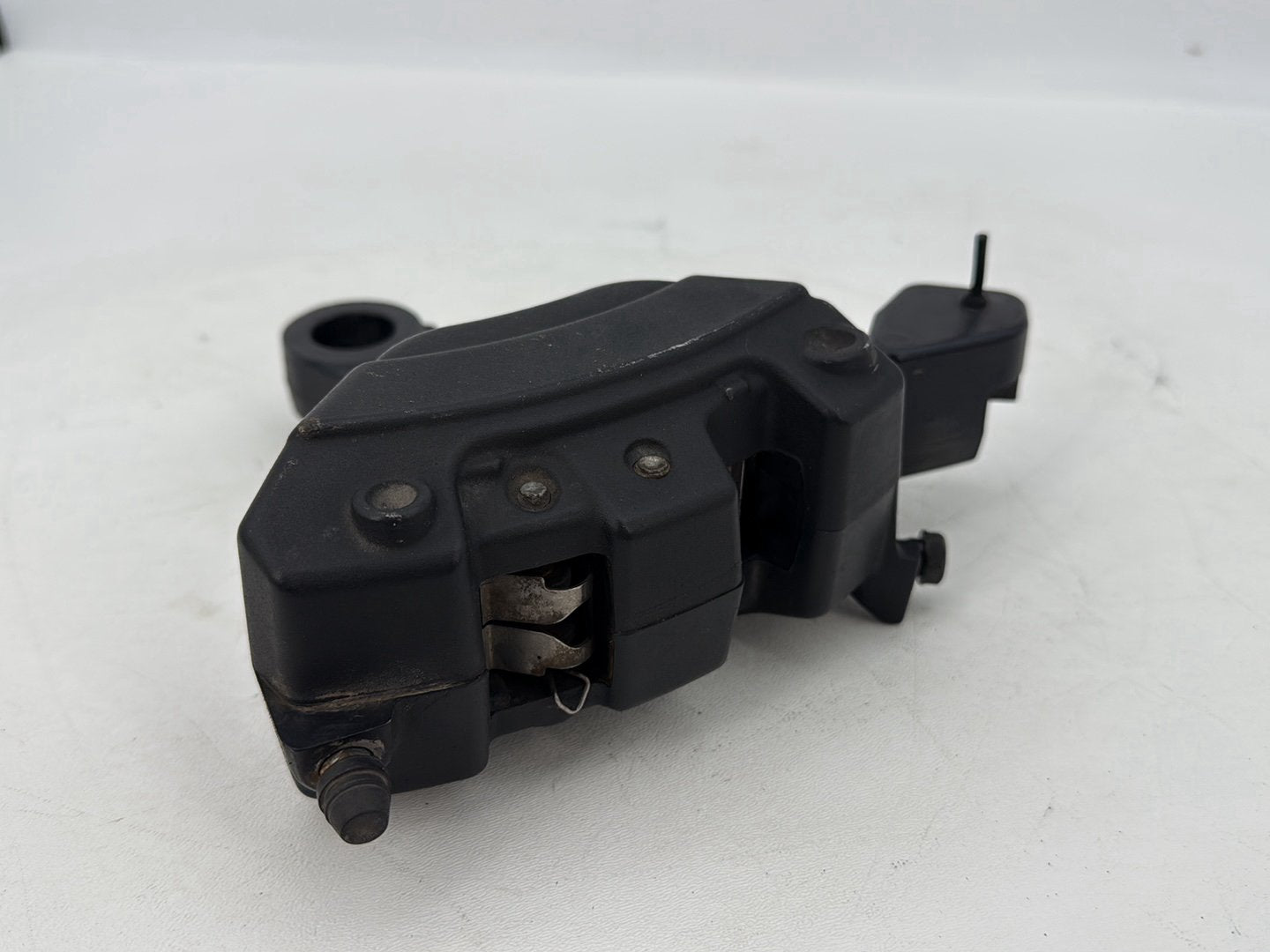 2007 - 2011 Harley-Davidson Touring Electra Glide Ultra Rear Back Brake Caliper w/ Bracket 44080-08B