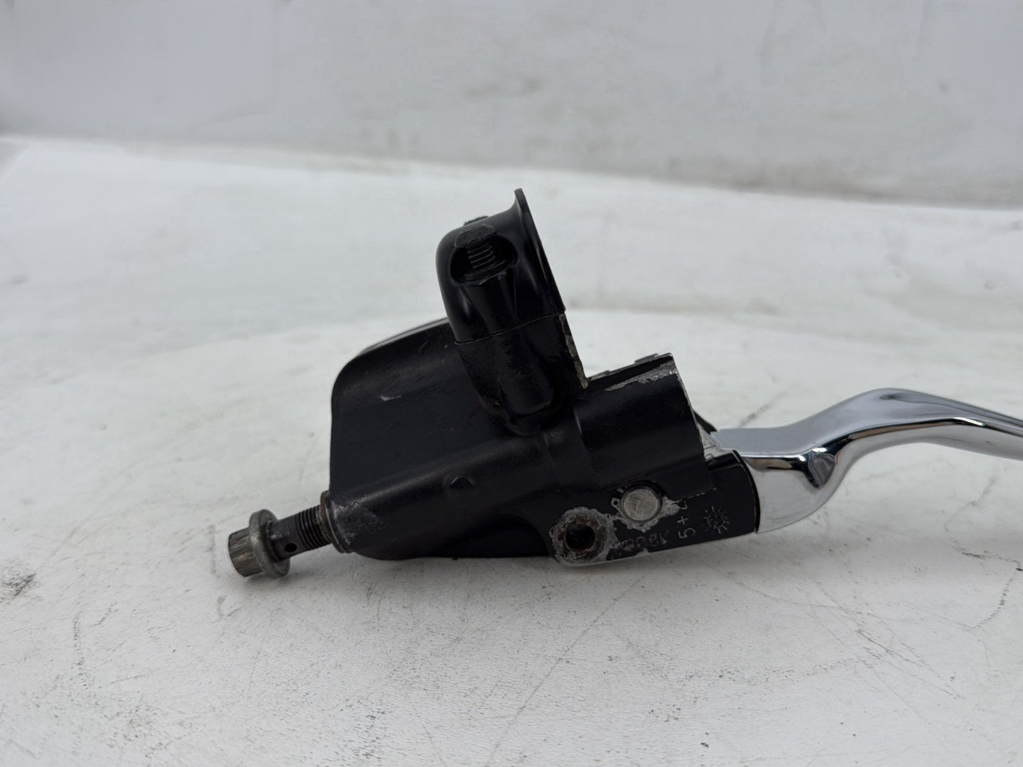 2006 Harley Dyna Super Glide Custom FXDCI OEM Front Right Brake Lever Master Cylinder