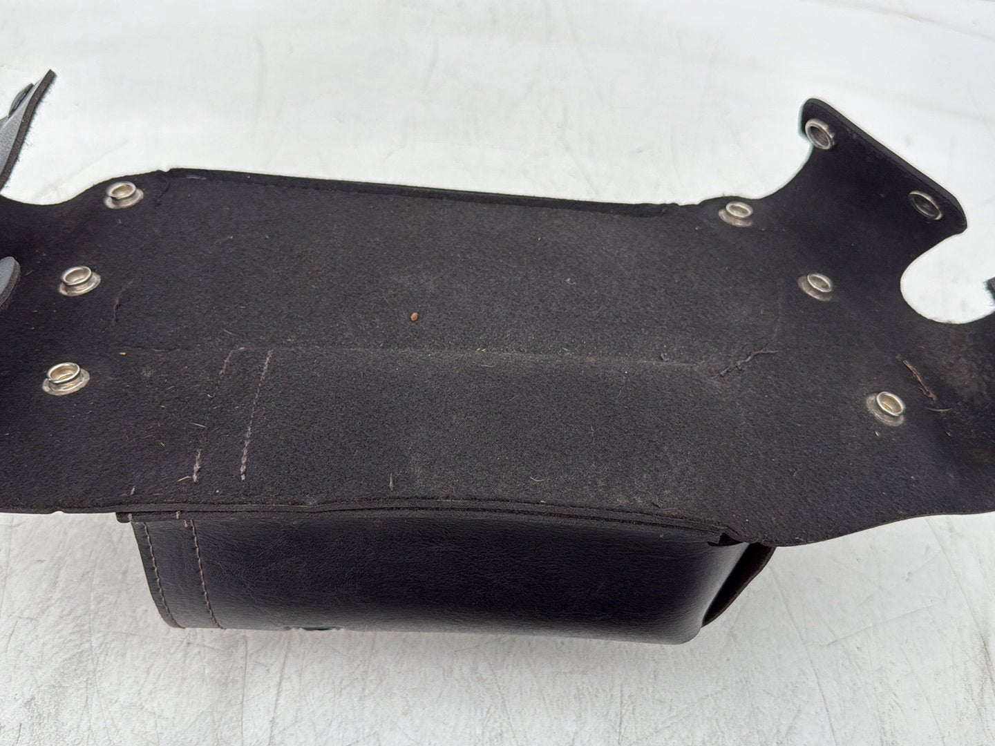 2006 Harley Electra Glide Touring Classic FLHTCI OEM Front Onboard Tool Bag Leather Storage