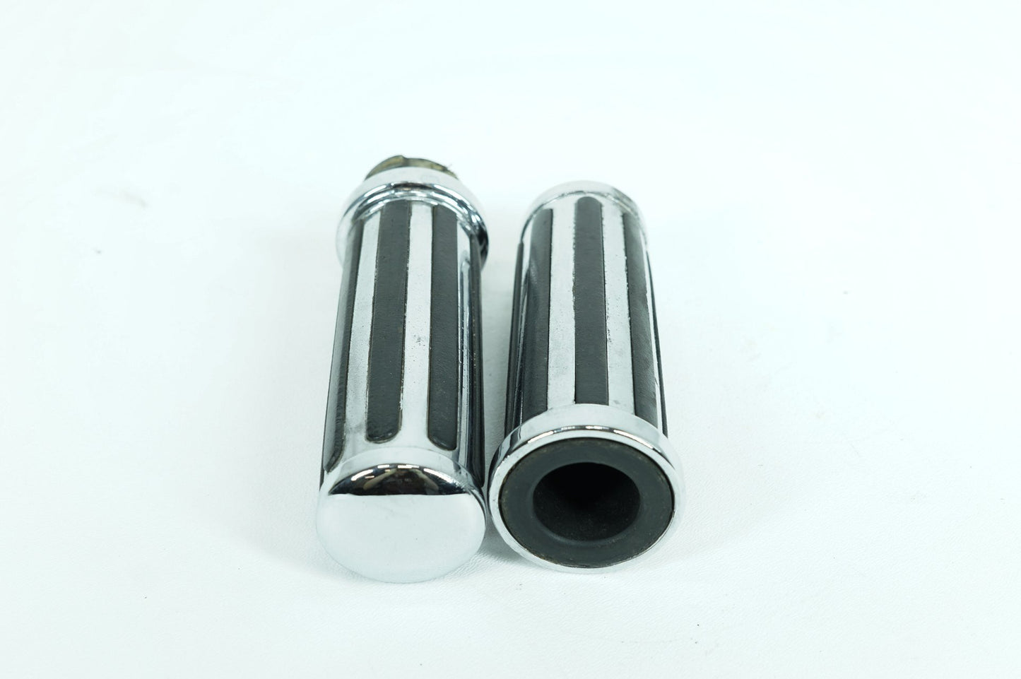 1984 - 1990 Harley-Davidson Sportster Evolution Front Left Right Handgrip Hand Grips 56206-81A