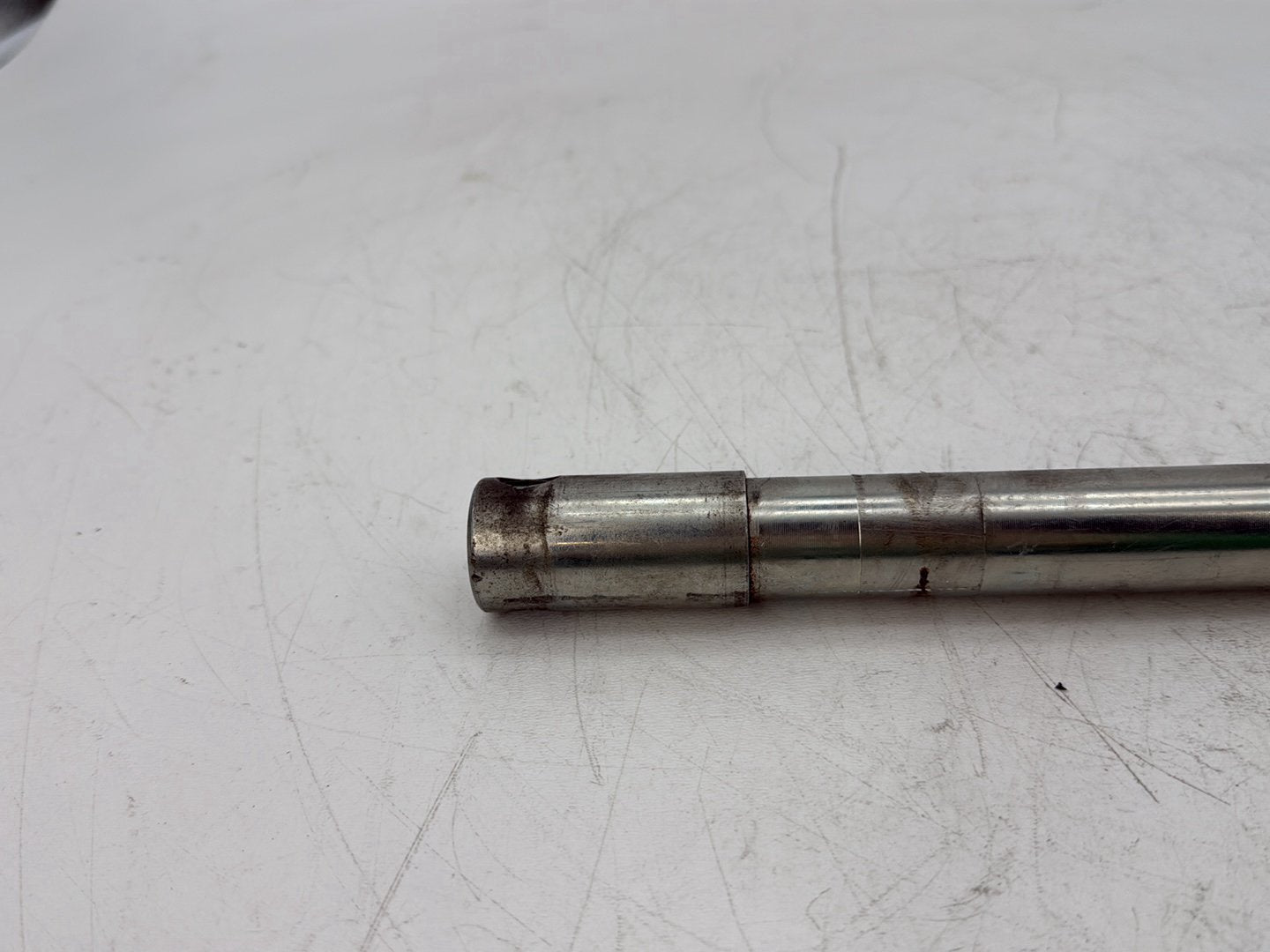 2005 Harley Touring FLHRCI Road King Classic OEM Front Wheel Axle Bolt Shaft
