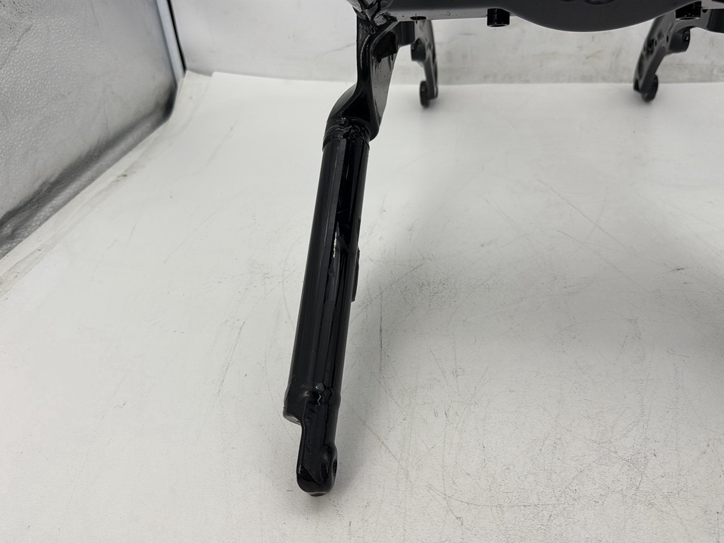17 Harley Road Glide Touring FLTRXS OEM Rear Back Sub Frame Rail Bar 48079-09BHP