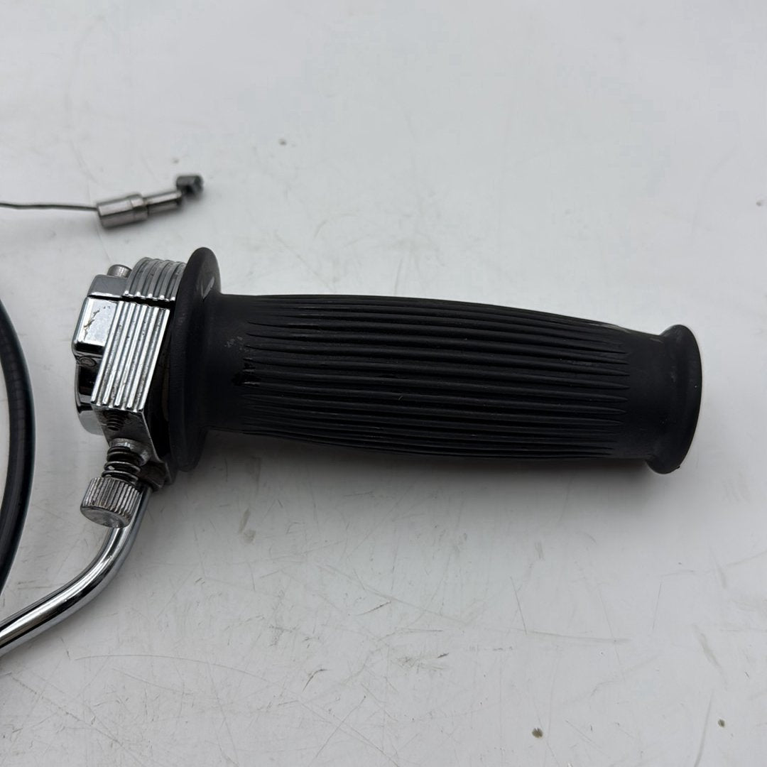 1999 - 2006 Harley-Davidson Dyna Low Rider Front 1 Hand Grip Handgrip Hold  	56220-94A