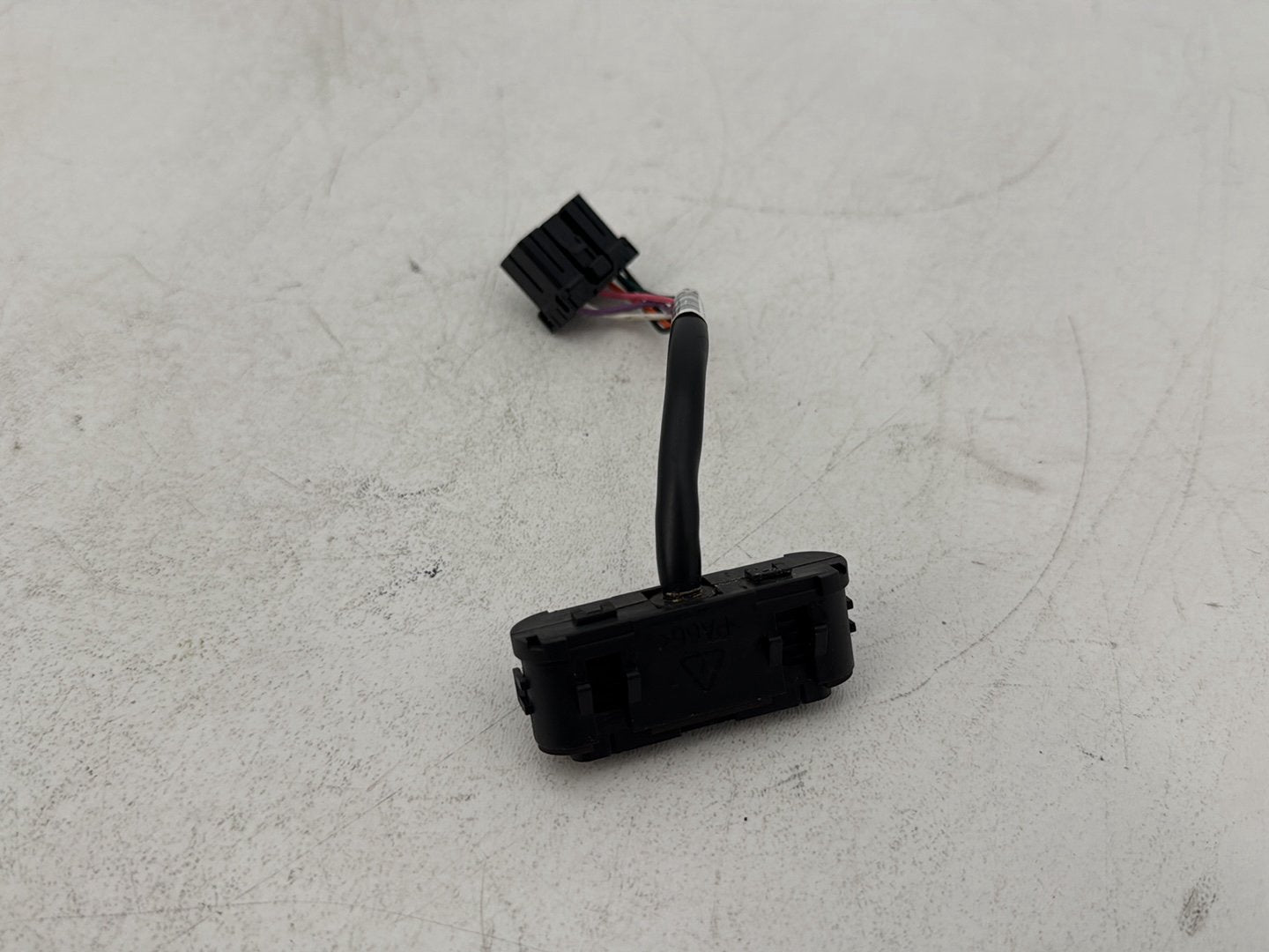 2007 - 2012 Harley-Davidson Touring Street Glide Dash Indicator Lamp Wire Plug 68789-96A 68789-96A