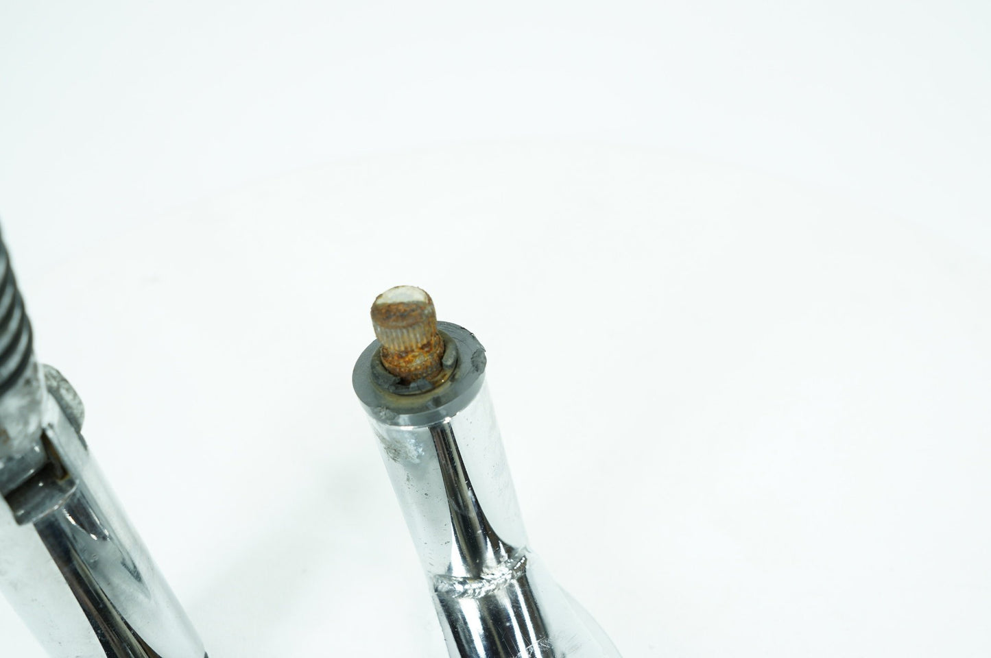 2013 Harley-Davidson Dyna FXDC - Left Forward Control Shifter Peg
